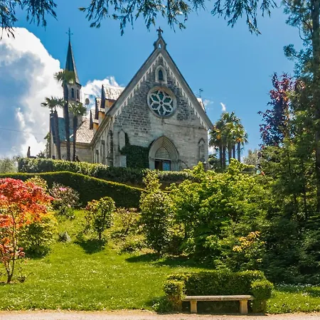 Gothic By Wonderful Italy