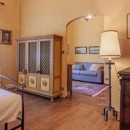 Gothic By Wonderful Italy