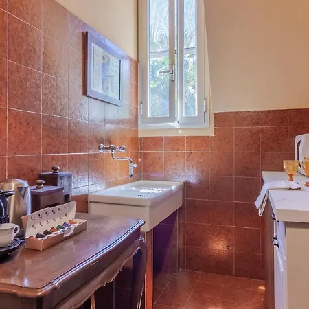 Gothic By Wonderful Italy * Bellagio